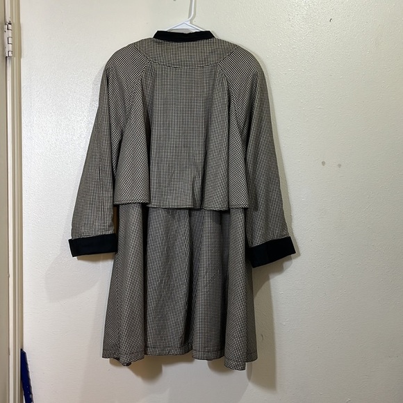 Fleet Street Vintage black/ white checked jacket with winter liner. Size 12 - Picture 5 of 11